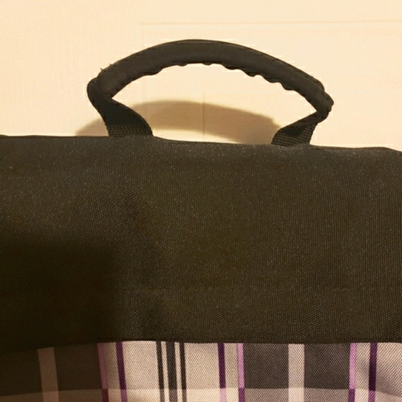 Roots Crossbody Organizer Bag Lavender Black Water Bottle Side Pouch Computer - Picture 3 of 12